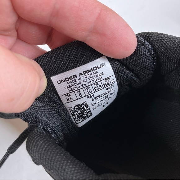 Under Armour Charged Assert sneakers all black size 8.5 - Picture 7 of 7